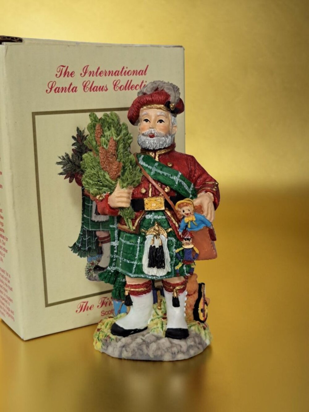 The International Santa Claus Collection The First Footer Scotland SC27 1997